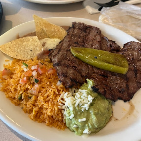 Lunch Club – Las Fuentes, Reseda